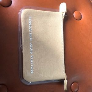 Foundation Louis Vuitton luncheon gift authentic